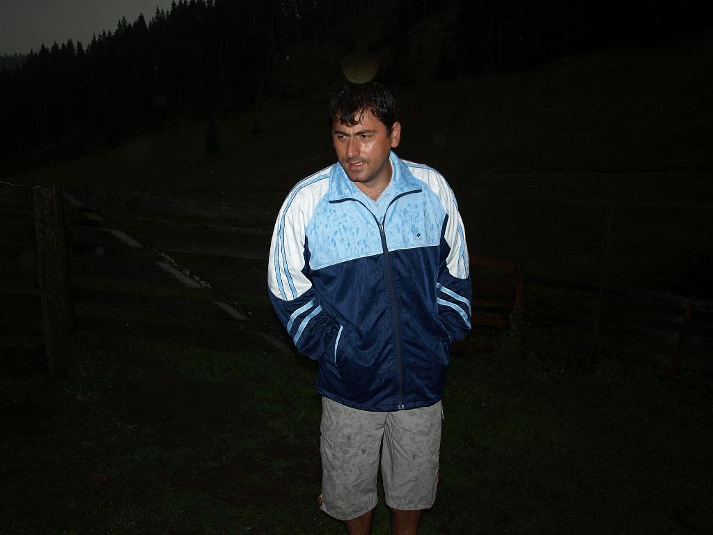 Erdély_2008_212.jpg - Fülöp várt bennünket az esztenán.