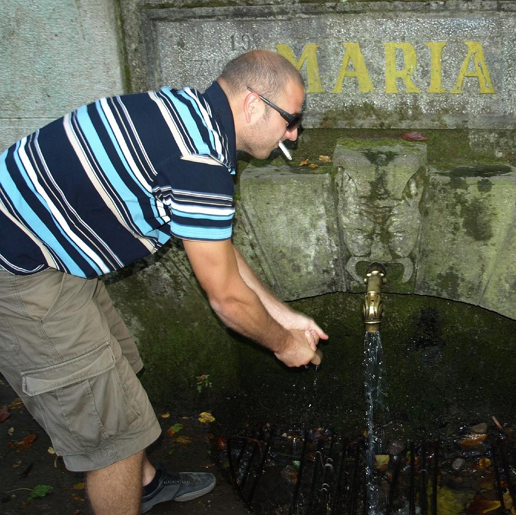 Erdély_2008_320.jpg - a Mária forrás Szovátán.