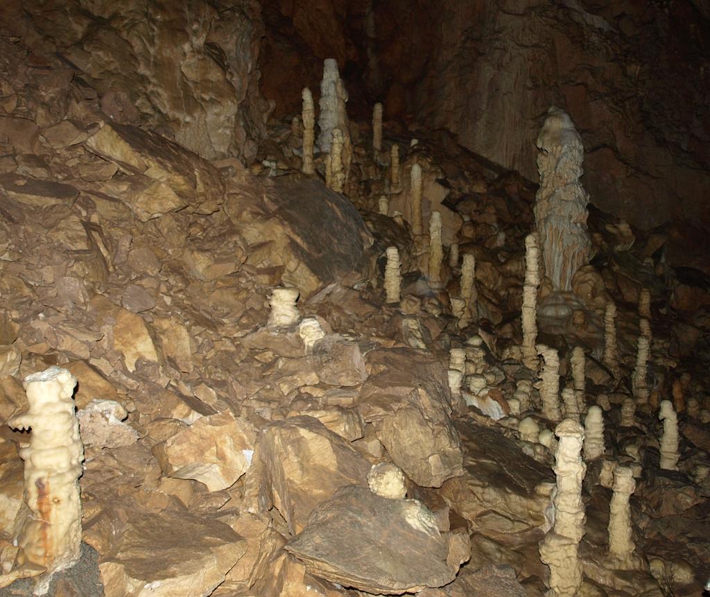 p7261280.jpg - cseppkövek a barlangban.