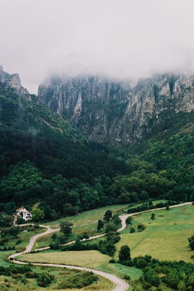 Erdély_2004_54.JPG - a Tordai hasadékhoz vezető út.