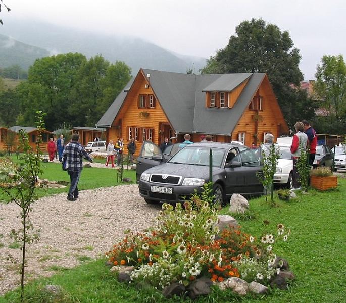 Erdély_2004_84.JPG - a Gyopár főépülete.