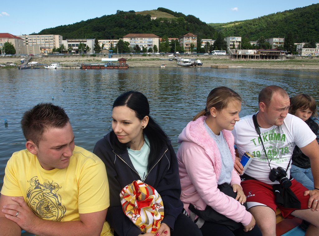 126.JPG - Indulunk a Kis Kazánhoz, a háttérben Orsova.