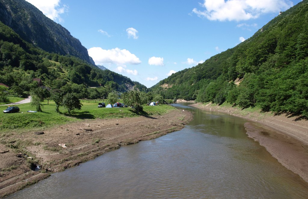 15.jpg - Itt elég szelíd a Cserna.