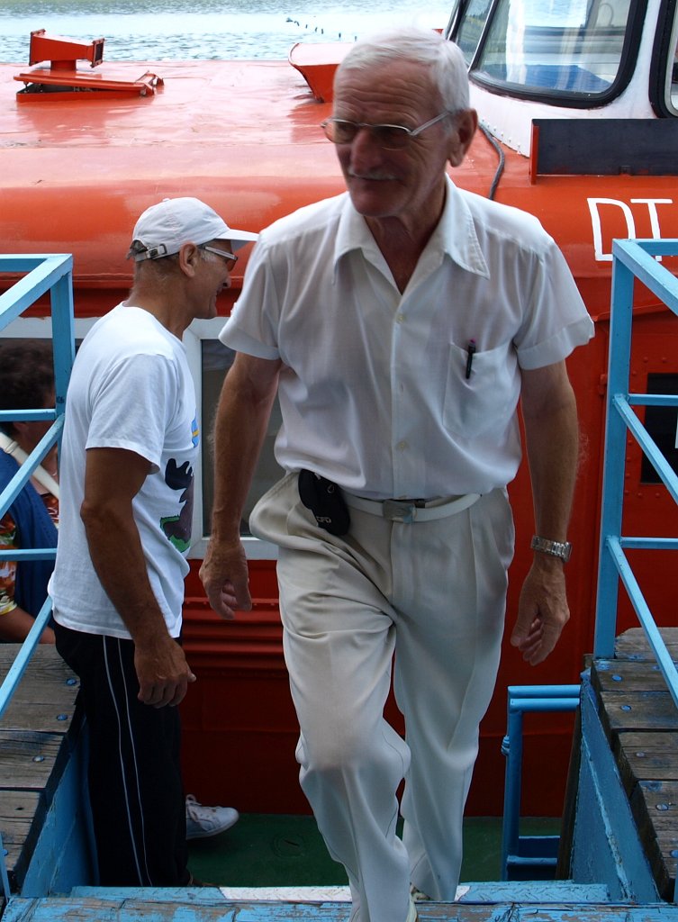 156.JPG - A hajóskapitány. /kicsit tudott magyarul!/