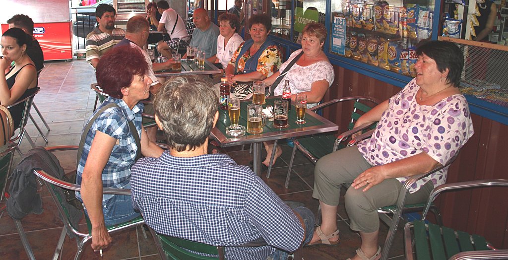 48.jpg - Utolsó sörözés.