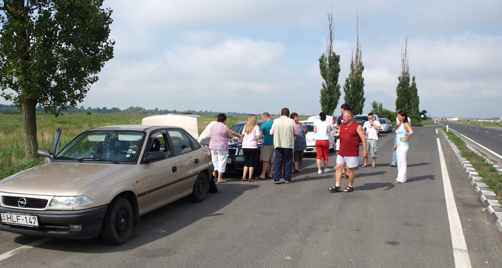 65.JPG - Természetesen megéheztünk a nagy utazásban, ezért muszály volt megállni néhány percre...
