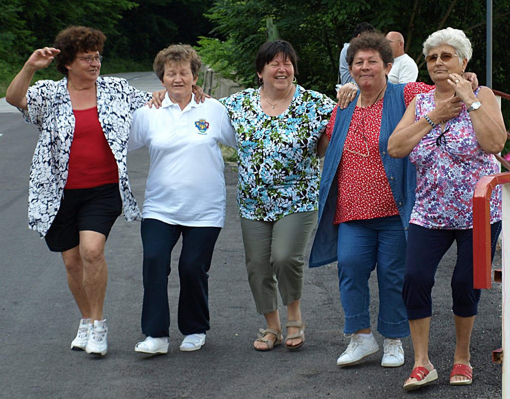 8.jpg - A lányok meg csak táncolnak!