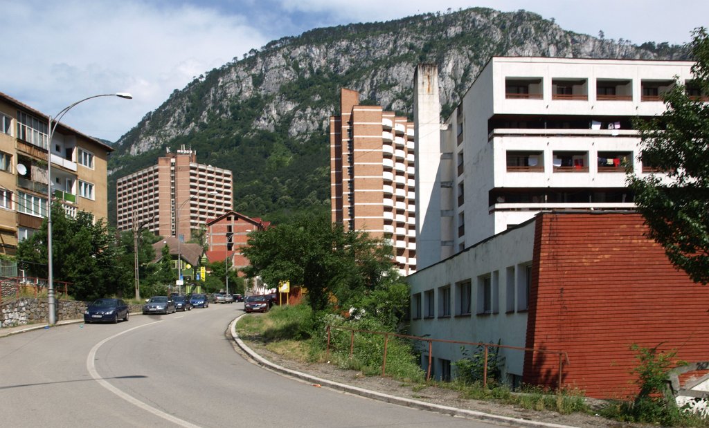 84.JPG - Régen ezekben is zajlott az élet, ma szintén üresek.